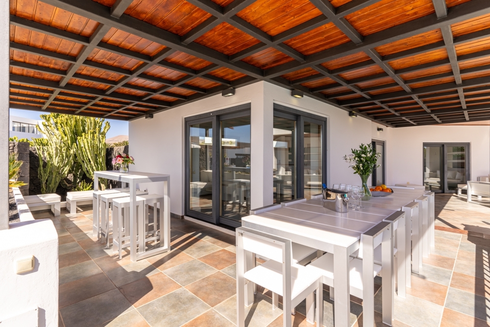 Spacious 5-Bedroom Villa with Heated Pool – Playa Blanca – photo 2