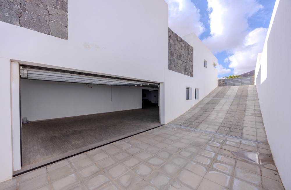 3 bedroom villa in an exclusive area in Costa Teguise – photo 15