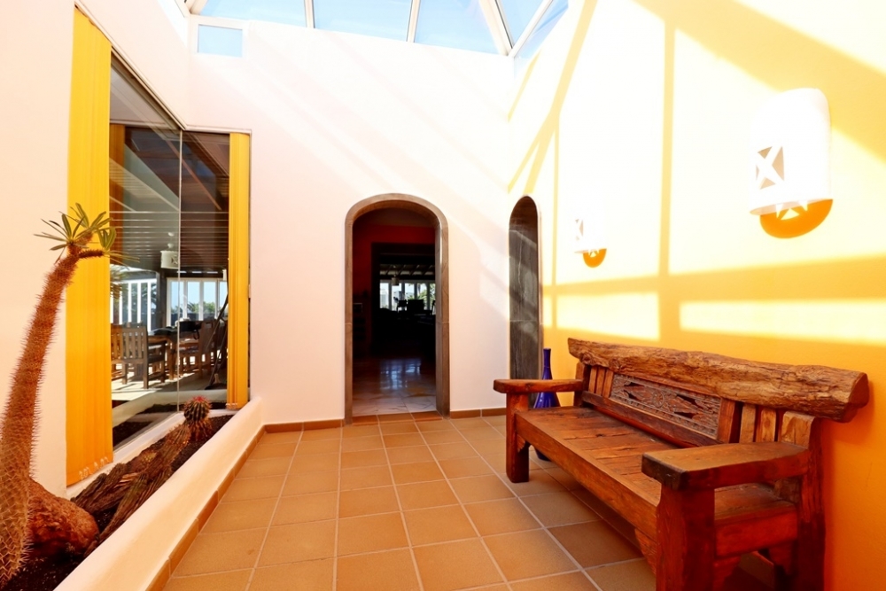 Impressive 3-Bedroom Detached Villa with Pool and Sea Views – Playa Blanca – photo 10