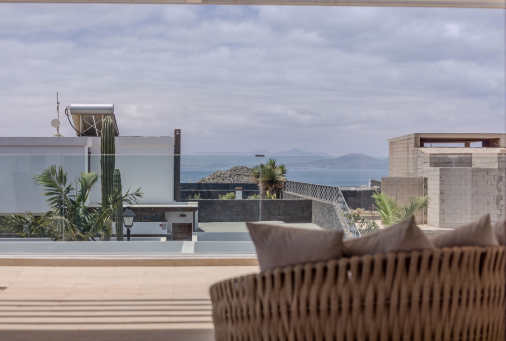 Impressive Renovated Villa with Heated Pool, Gym & Panoramic Views – Playa Blanca – photo 25
