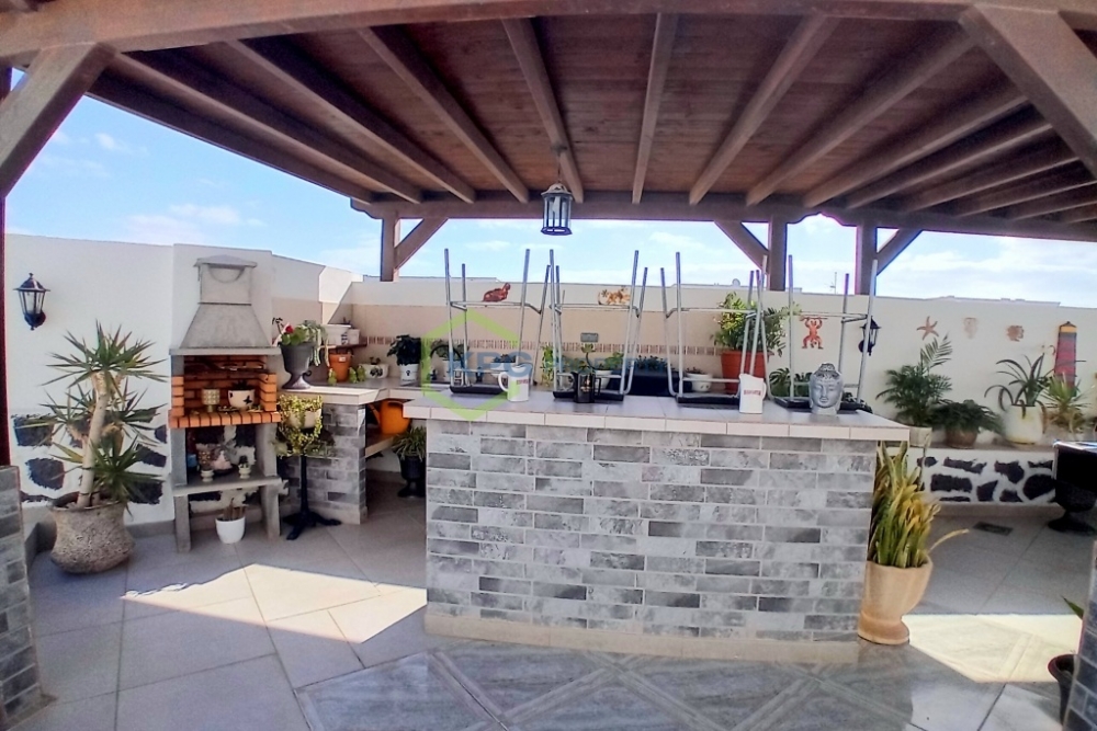 Spacious 3 Bedroom Home with BBQ Terrace, Basement and Garage – Playa Blanca – photo 4