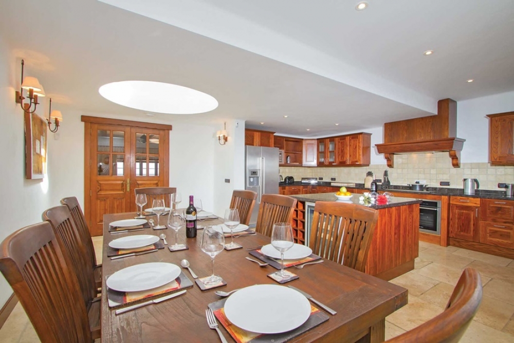 Exceptional 5-Bedroom Playa Blanca Villa with Two Heated Pools, Sea Views – photo 8