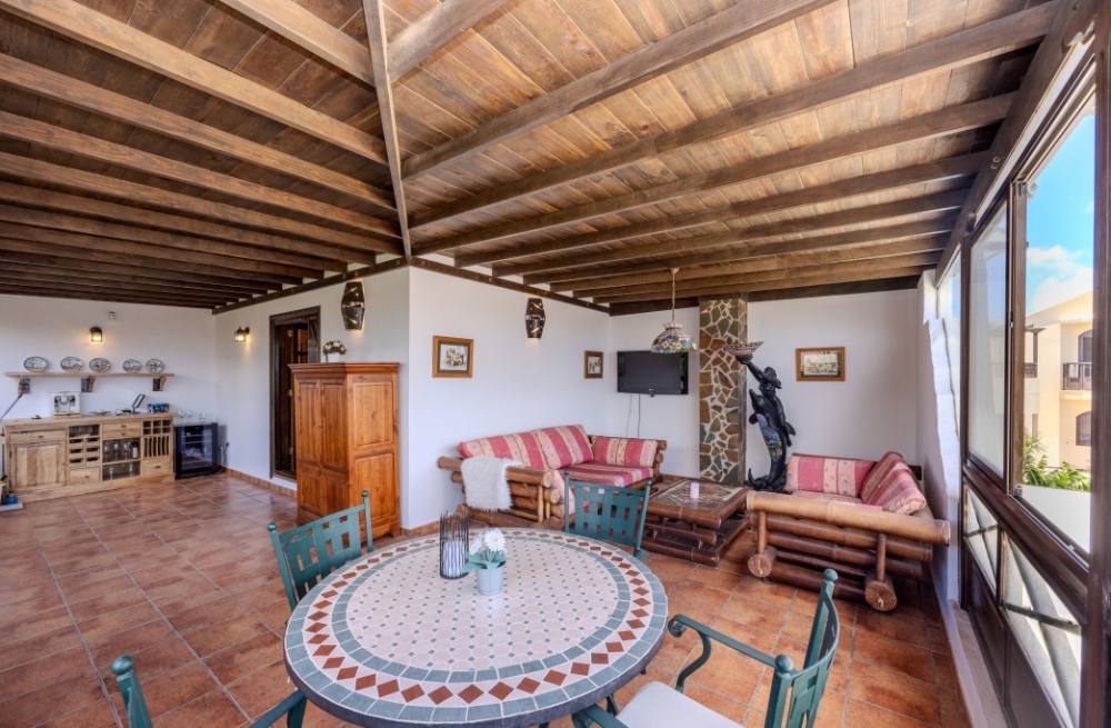 Fantastic Canarian villa with separate apartment in Costa Teguise – photo 27