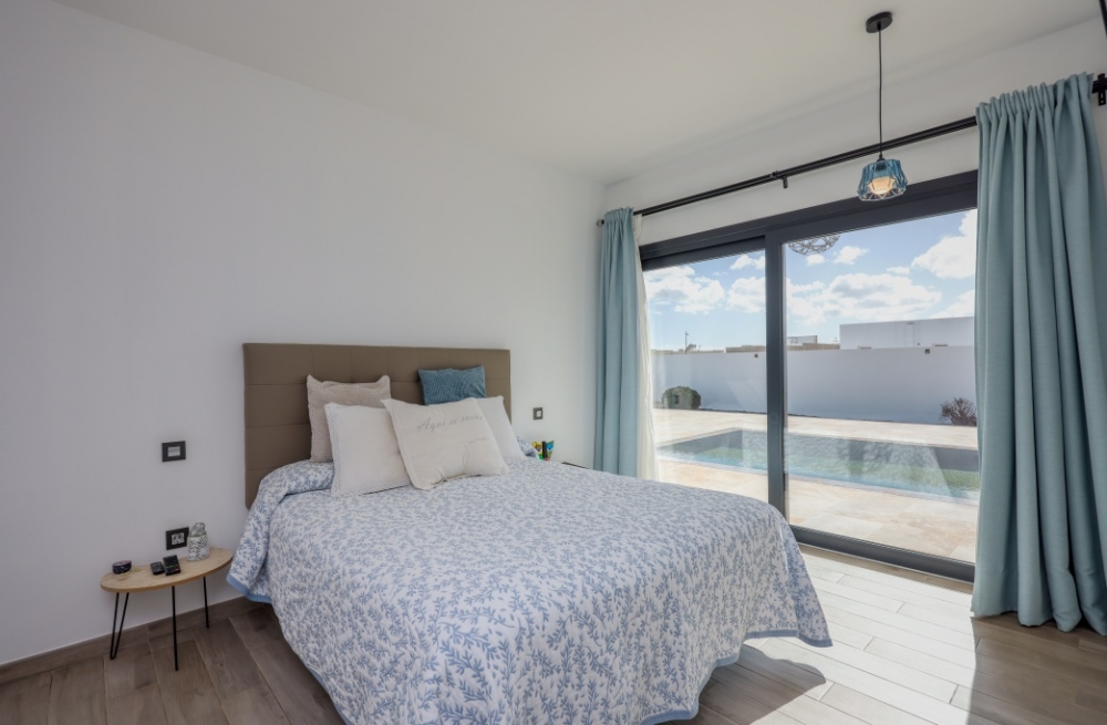 3 bedroom villa in an exclusive area in Costa Teguise – photo 11