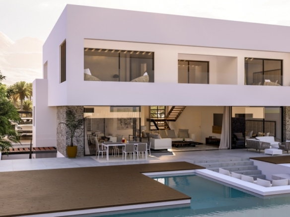 Luxury Living in Exclusive Puerto Calero – photo 1