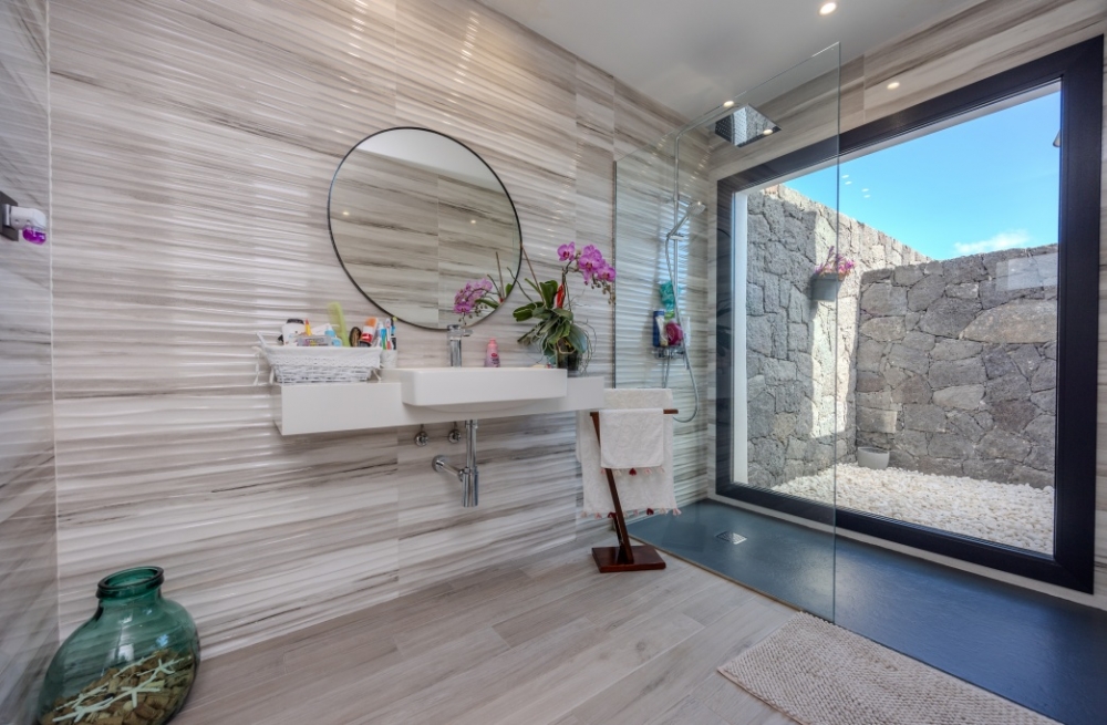 3 bedroom villa in an exclusive area in Costa Teguise – photo 12