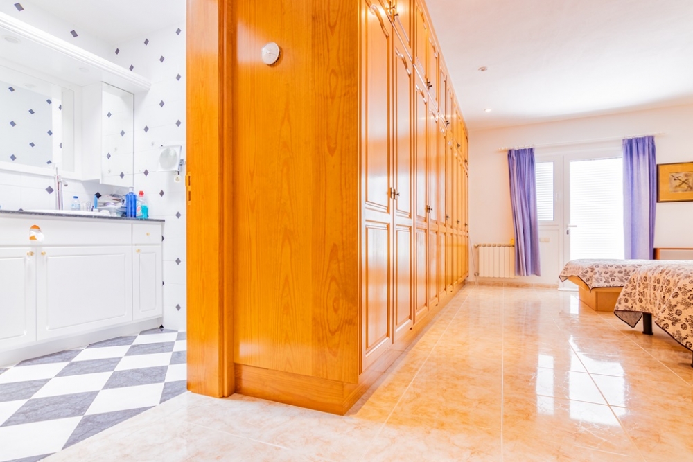 A Rare Coastal Jewel: Luxury Residence with Beach Access in El Charco del Palo – photo 4