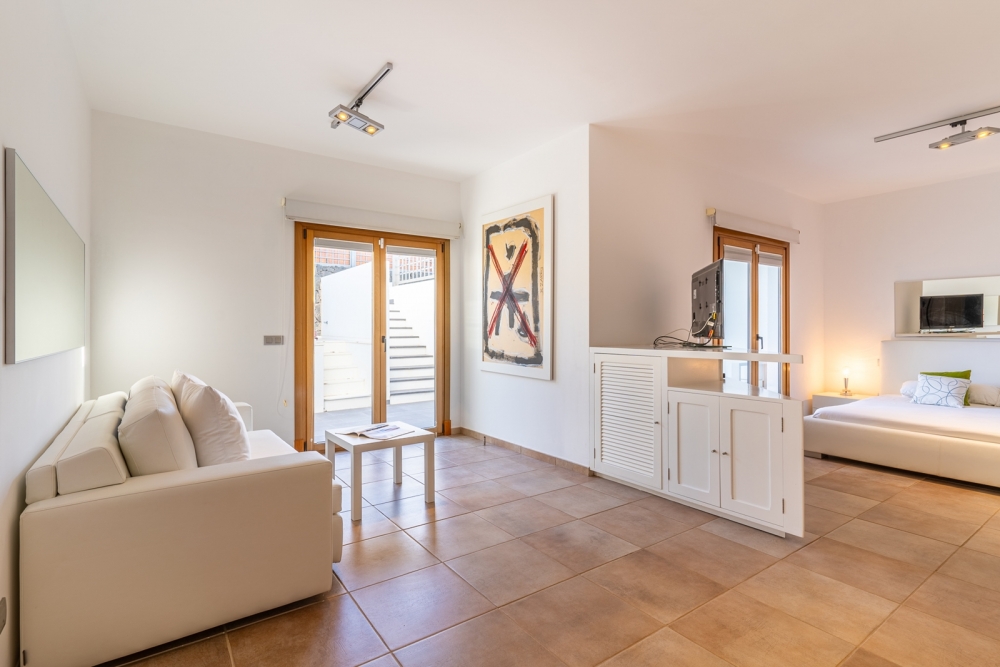 Spacious 5-Bedroom Villa with Heated Pool – Playa Blanca – photo 34