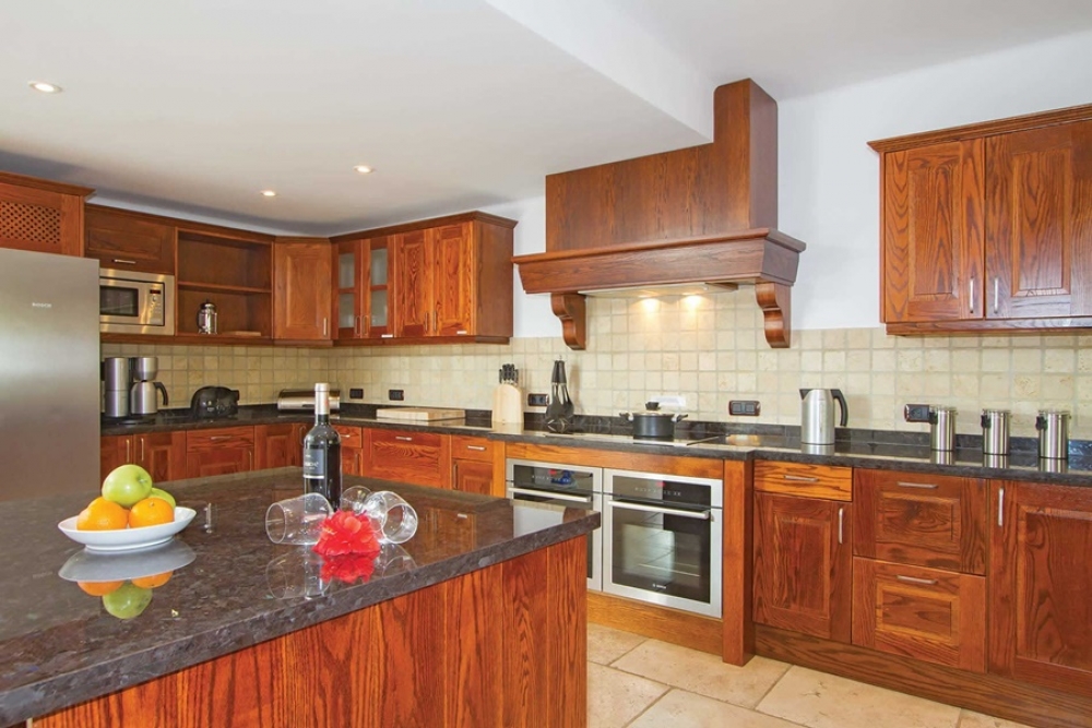 Exceptional 5-Bedroom Playa Blanca Villa with Two Heated Pools, Sea Views – photo 9
