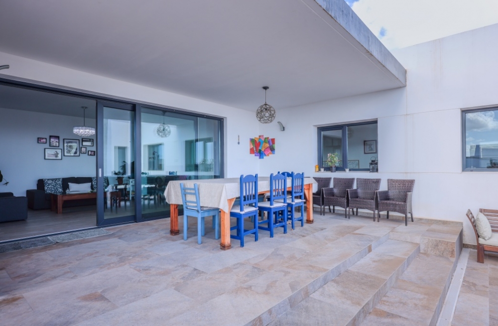3 bedroom villa in an exclusive area in Costa Teguise – photo 3