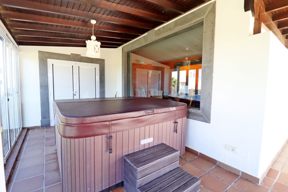 Impressive 3-Bedroom Detached Villa with Pool and Sea Views – Playa Blanca – photo 5