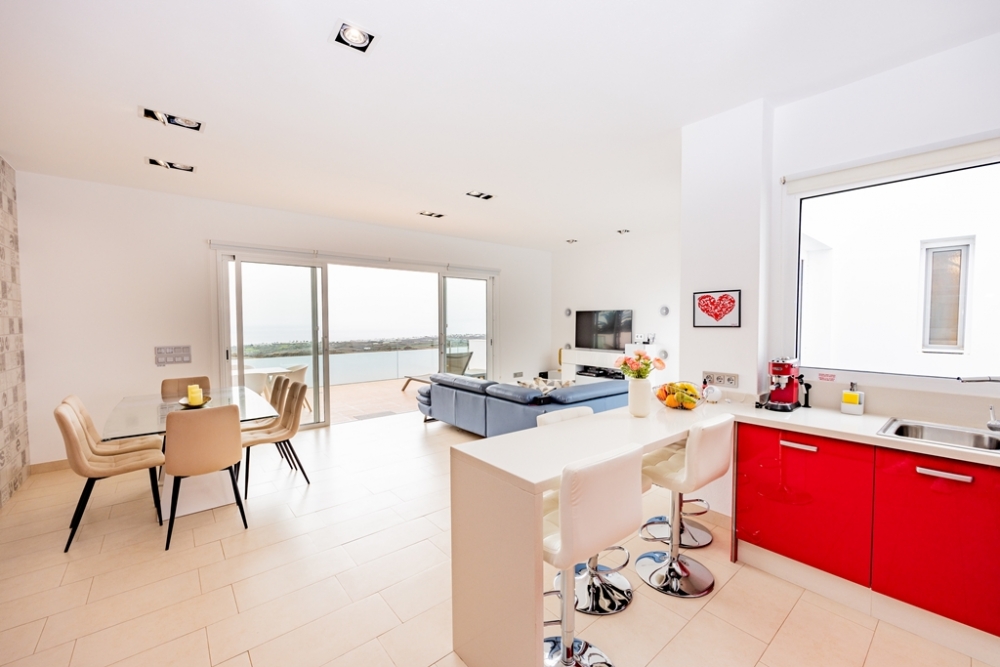 Luxury 3-Bedroom Villa with Heated Pool & Panoramic Sea Views – Tías, Lanzarote – photo 6