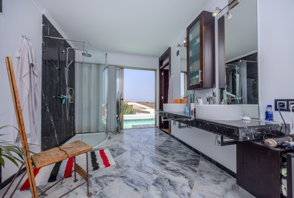 Unique 5-Bedroom Villa with Two Pools, Guest Apartments & Panoramic Views – Las Breñas – photo 16