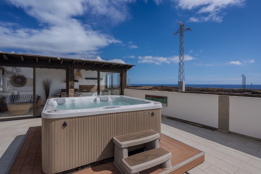 Contemporary Villa with Grand Outdoor Living & Panoramic Views in Puerto del Carmen – photo 22