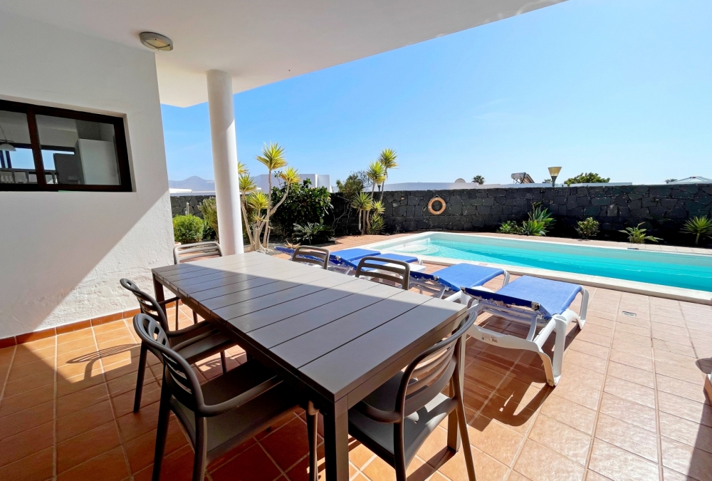 Spacious 3-Bedroom Villa in Gated Playa Blanca Community with Pool – photo 18