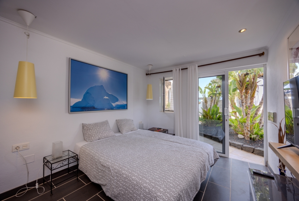 Unique 5-Bedroom Villa with Two Pools, Guest Apartments & Panoramic Views – Las Breñas – photo 4
