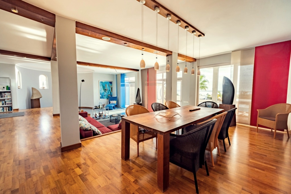 Elegant Villa with Independent Guest Apartment and Sea Views in Puerto Calero – photo 18