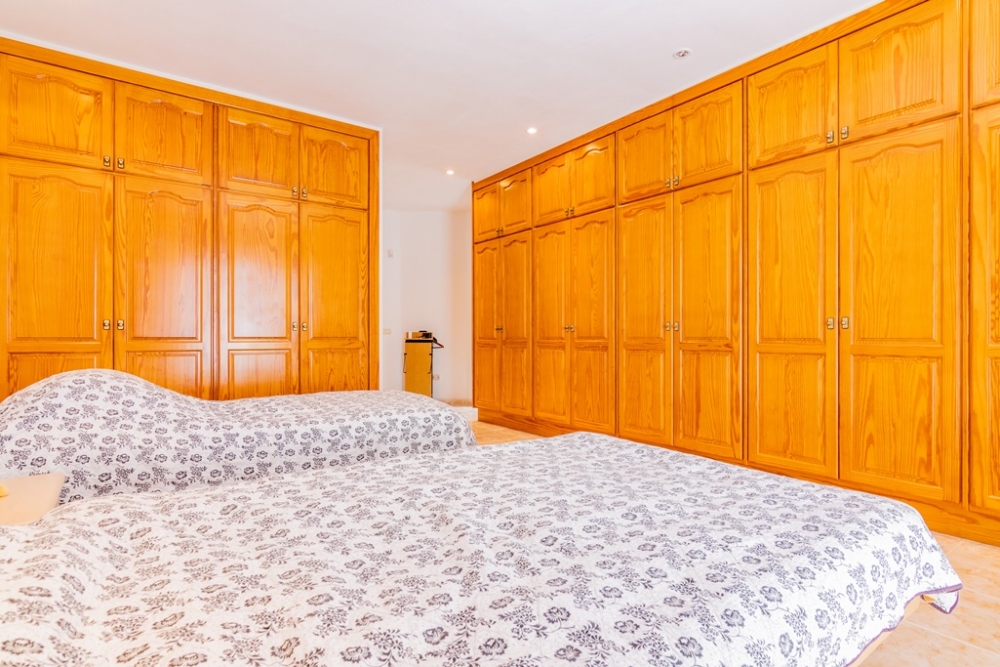 A Rare Coastal Jewel: Luxury Residence with Beach Access in El Charco del Palo – photo 10