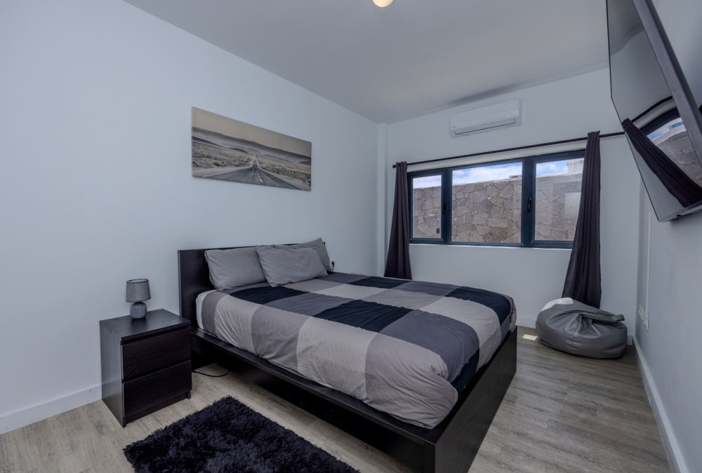Impressive Renovated Villa with Heated Pool, Gym & Panoramic Views – Playa Blanca – photo 17