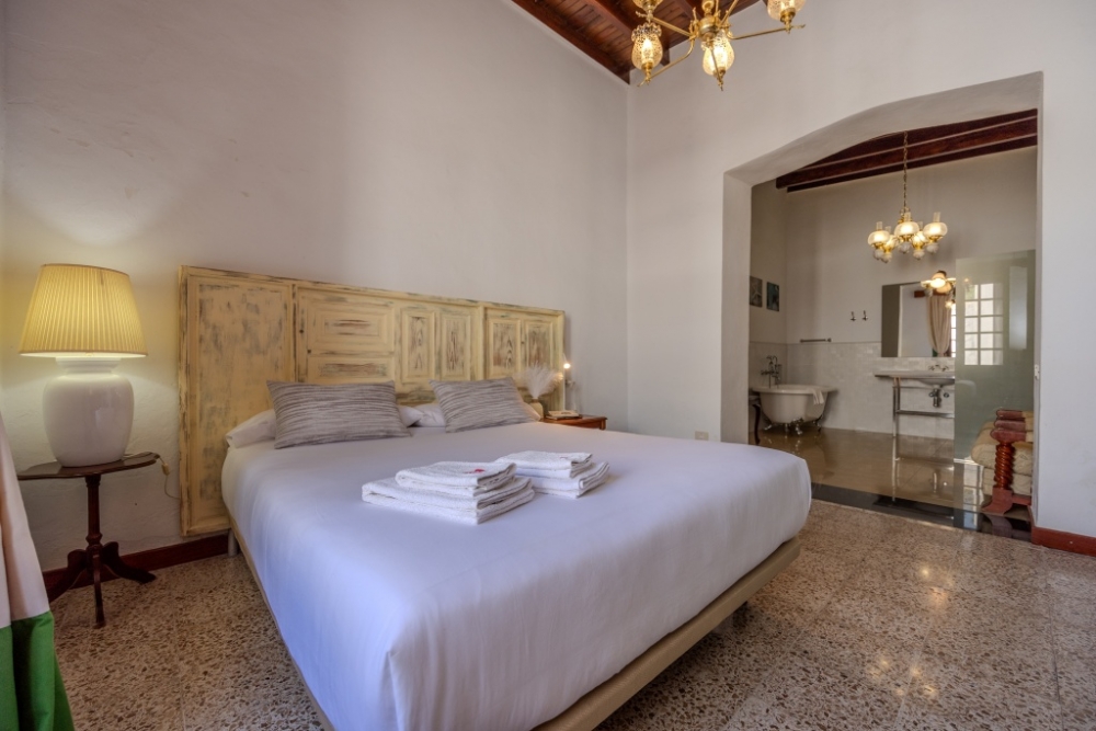 Historic 6-Bedroom Country Estate with Panoramic Views and Endless Potential in Haría, Lanzarote – photo 3