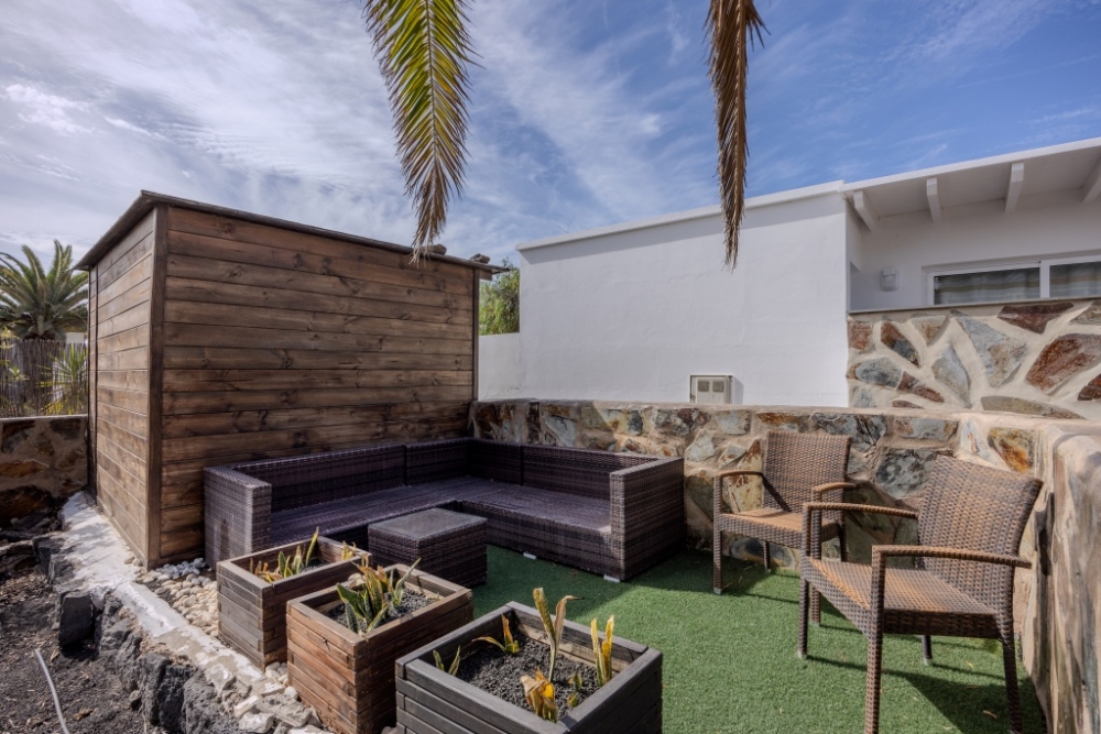 Charming 3-Bedroom Villa with Pool and Garden in Montaña Roja, Playa Blanca – photo 14