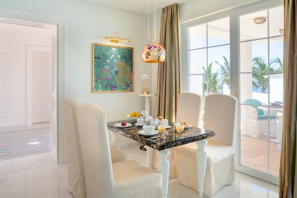 Front line villa for sale in prestigious resort of Puerto Calero – photo 7