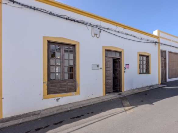 Historic 6-Bedroom Country Estate with Panoramic Views and Endless Potential in Haría, Lanzarote – photo 1