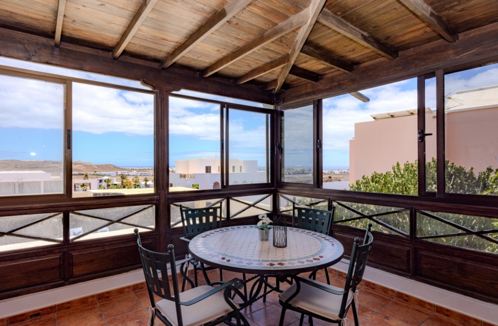 Fantastic Canarian villa with separate apartment in Costa Teguise – photo 29