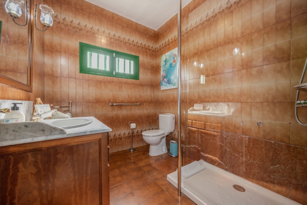 Historic 6-Bedroom Country Estate with Panoramic Views and Endless Potential in Haría, Lanzarote – photo 11