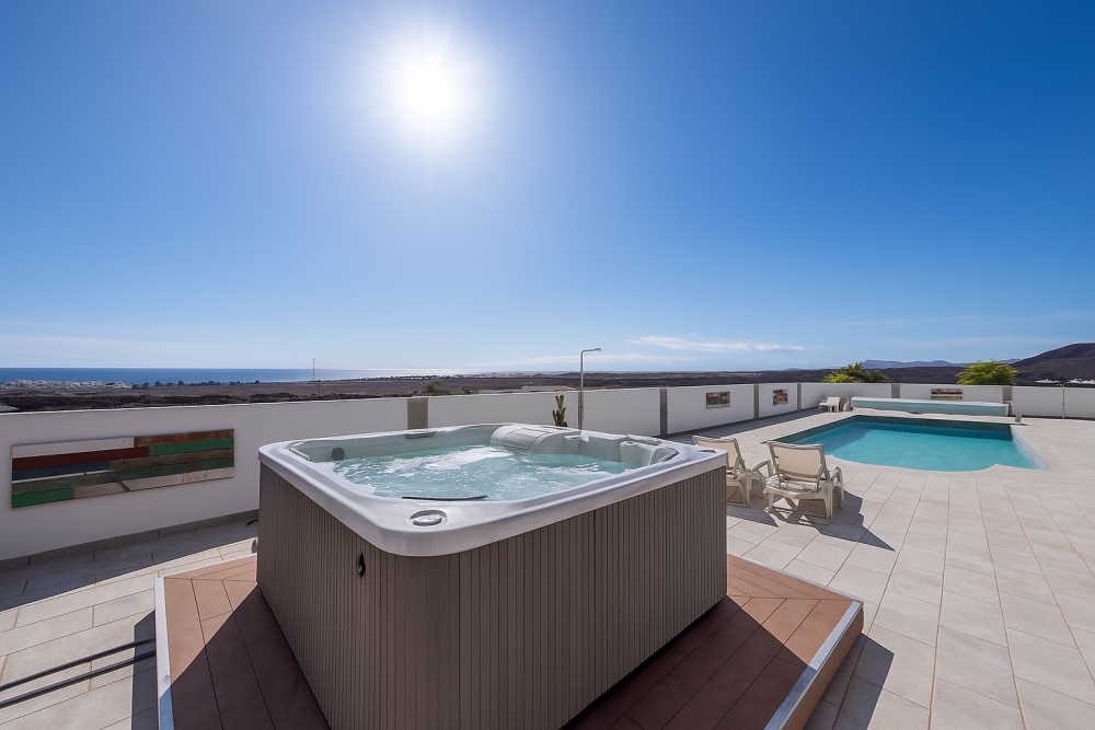 Contemporary Villa with Grand Outdoor Living & Panoramic Views in Puerto del Carmen – photo 25