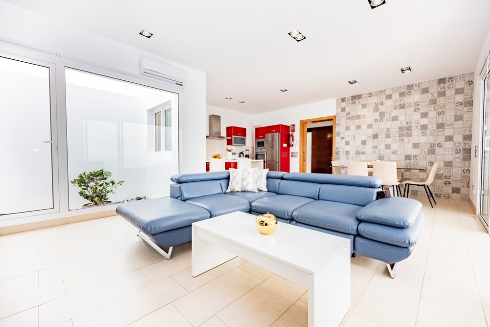 Luxury 3-Bedroom Villa with Heated Pool & Panoramic Sea Views – Tías, Lanzarote – photo 3
