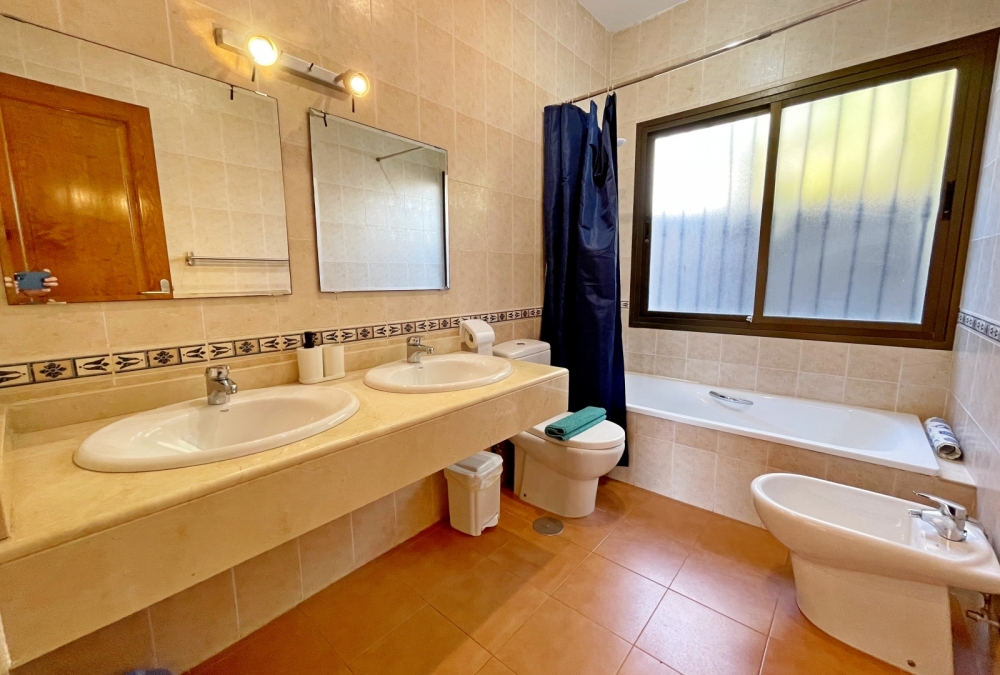 Spacious 3-Bedroom Villa in Gated Playa Blanca Community with Pool – photo 9