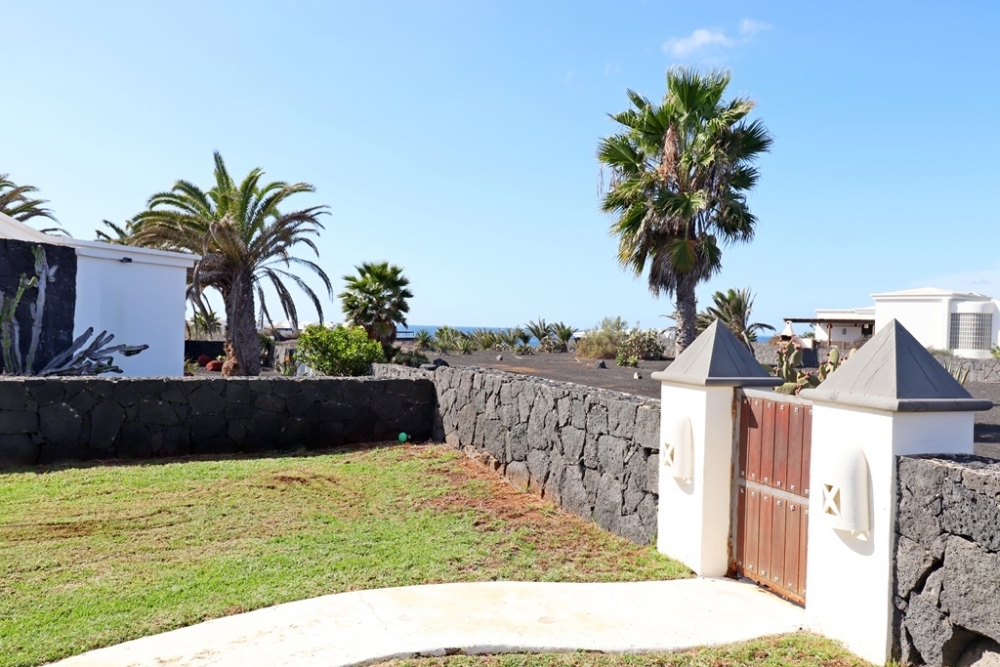 Impressive 3-Bedroom Detached Villa with Pool and Sea Views – Playa Blanca – photo 16