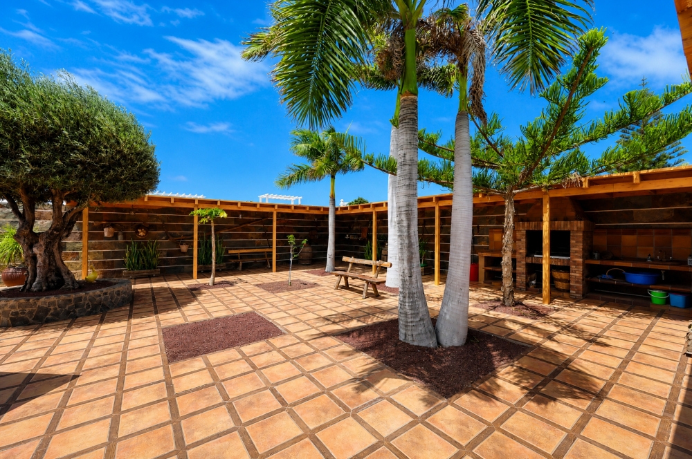 Spacious 3-Bedroom Villa with Exceptional Outdoor Entertaining Spaces – Playa Blanca – photo 11