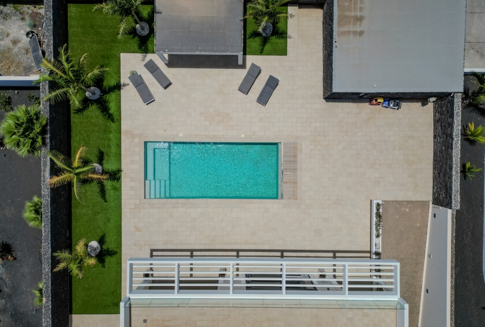 Impressive Renovated Villa with Heated Pool, Gym & Panoramic Views – Playa Blanca – photo 4