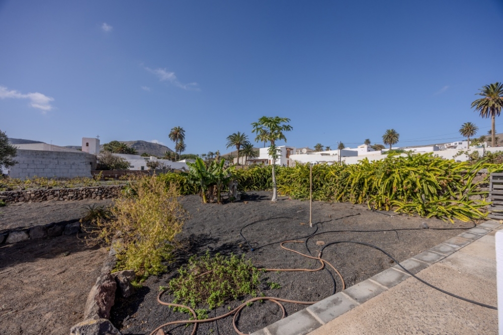 Historic 6-Bedroom Country Estate with Panoramic Views and Endless Potential in Haría, Lanzarote – photo 25