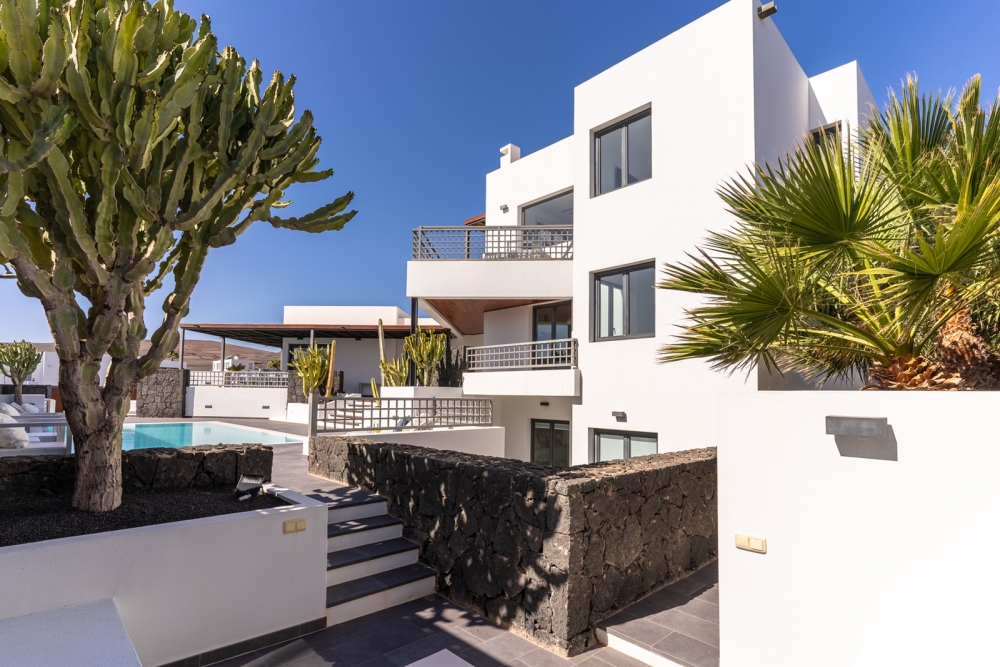Spacious 5-Bedroom Villa with Heated Pool – Playa Blanca – photo 4
