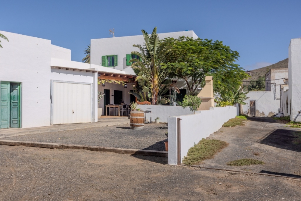 Historic 6-Bedroom Country Estate with Panoramic Views and Endless Potential in Haría, Lanzarote – photo 23