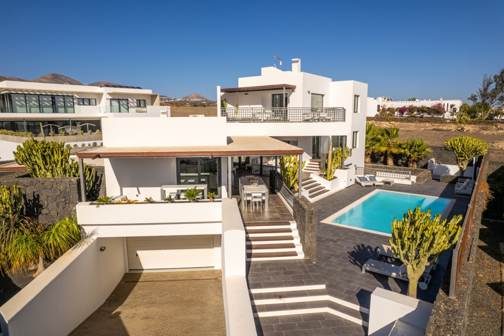 Spacious 5-Bedroom Villa with Heated Pool – Playa Blanca – photo 15