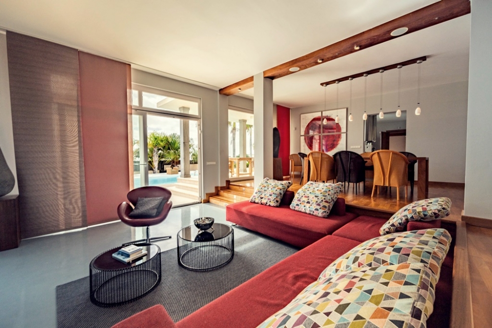 Elegant Villa with Independent Guest Apartment and Sea Views in Puerto Calero – photo 12