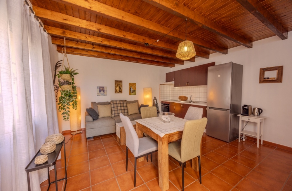 Fantastic Canarian villa with separate apartment in Costa Teguise – photo 35