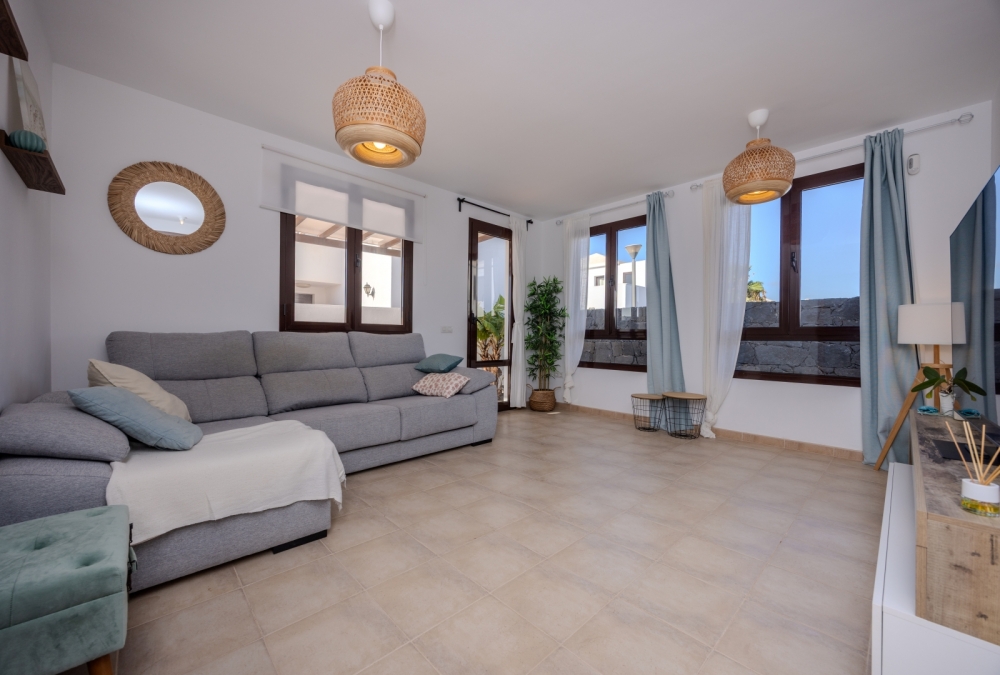 Detached 3-Bedroom Villa with Private Pool – Playa Blanca – photo 11