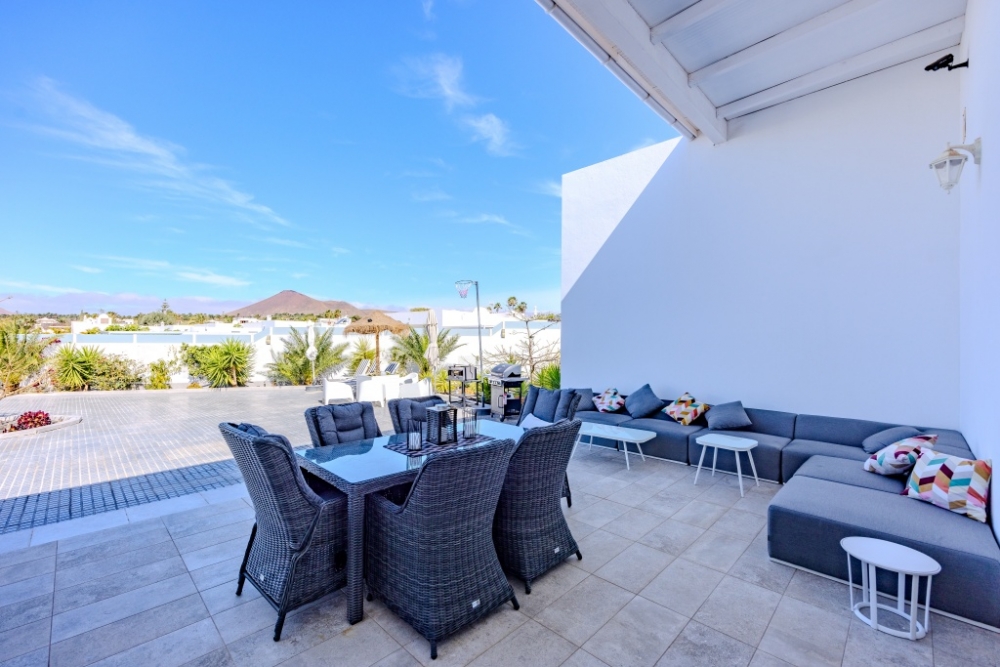 Stylish Family Villa with Private Pool & Jacuzzi – Costa Teguise – photo 9
