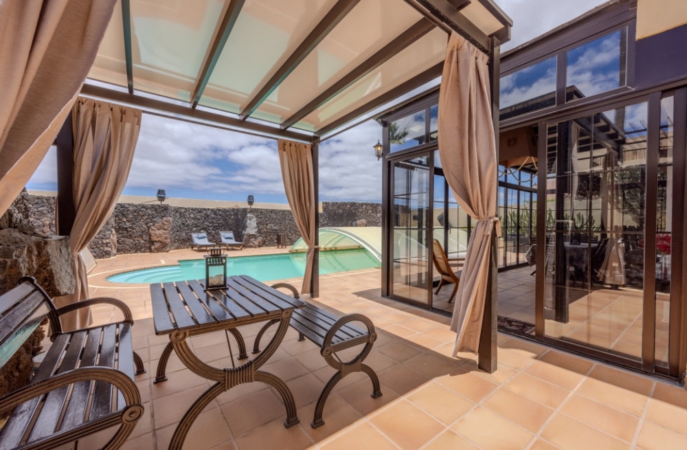 Fantastic Canarian villa with separate apartment in Costa Teguise – photo 30