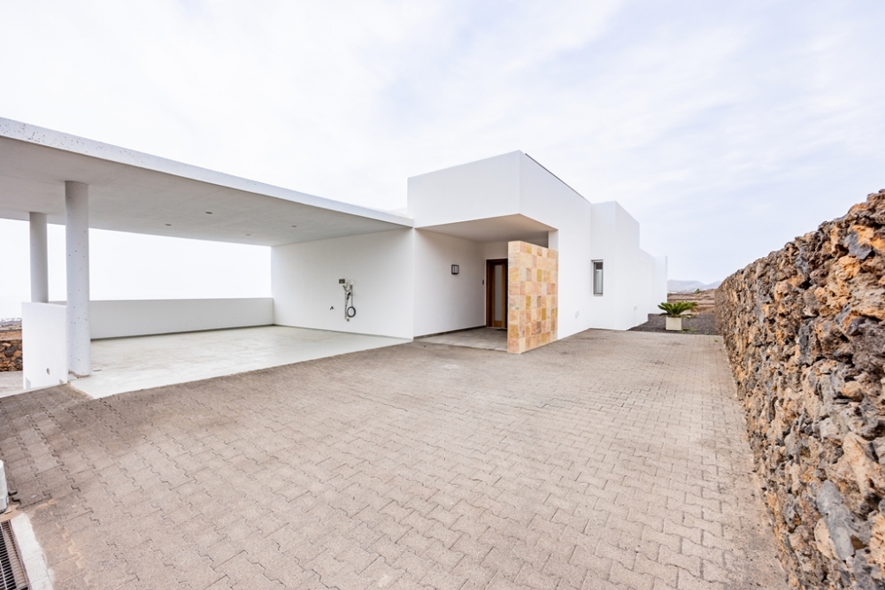 Luxury 3-Bedroom Villa with Heated Pool & Panoramic Sea Views – Tías, Lanzarote – photo 15