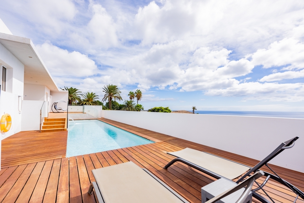 Luxury 3-Bedroom Villa with Heated Pool & Panoramic Sea Views – Tías, Lanzarote – photo 2