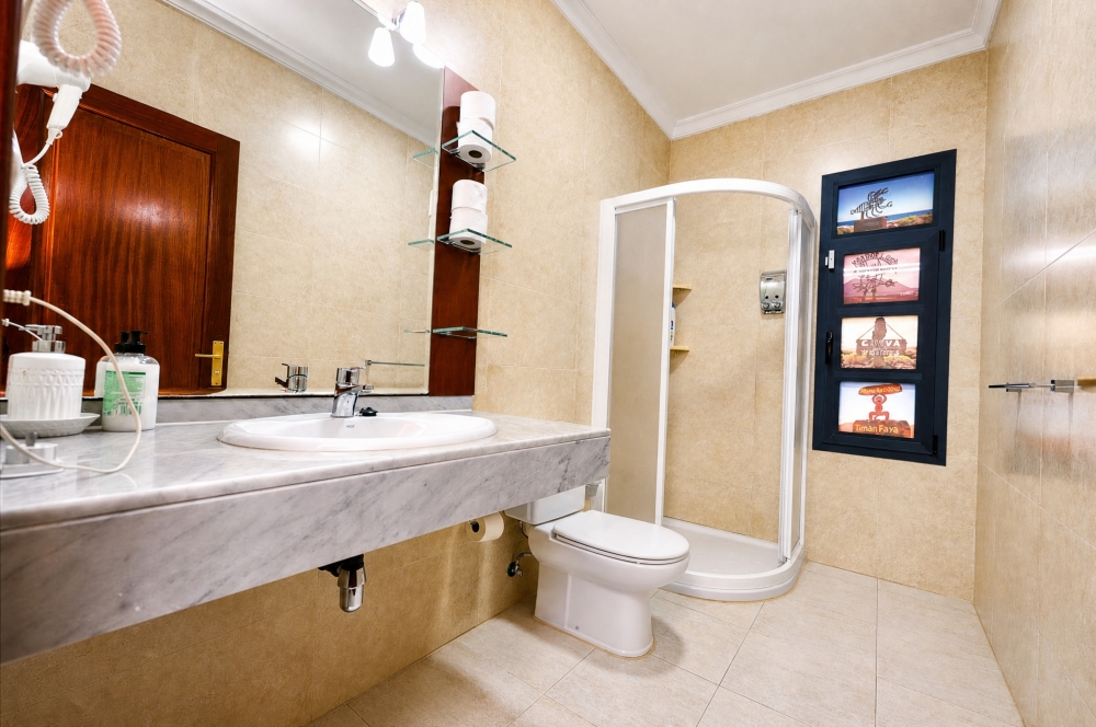Spacious 3-Bedroom Villa with Exceptional Outdoor Entertaining Spaces – Playa Blanca – photo 8
