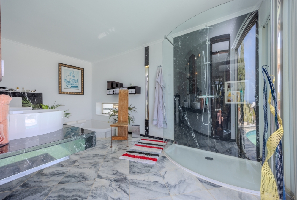 Unique 5-Bedroom Villa with Two Pools, Guest Apartments & Panoramic Views – Las Breñas – photo 13