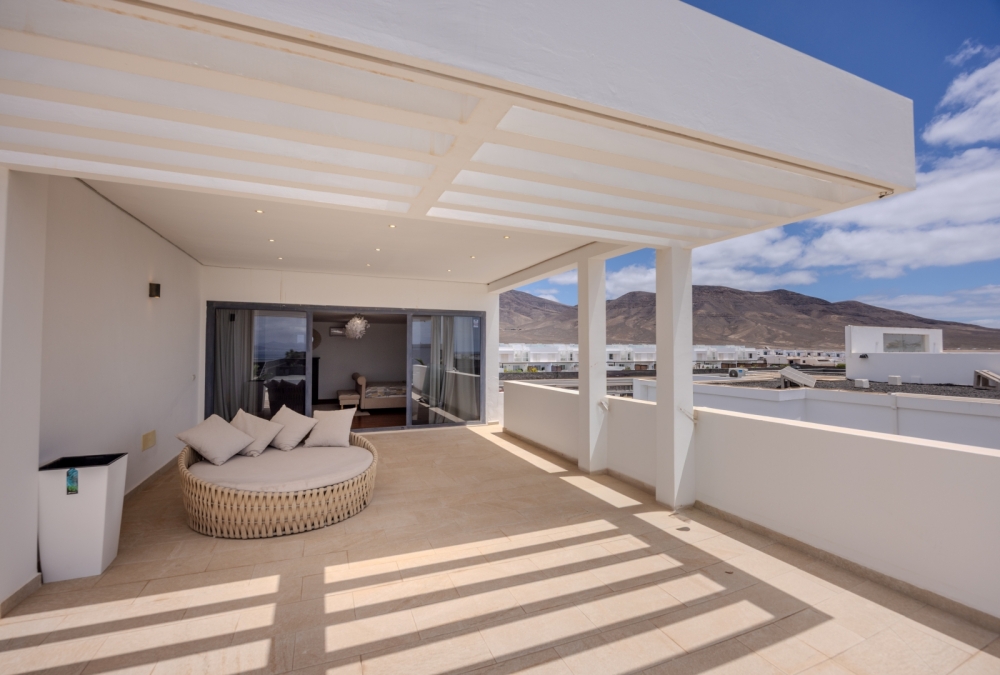 Impressive Renovated Villa with Heated Pool, Gym & Panoramic Views – Playa Blanca – photo 23