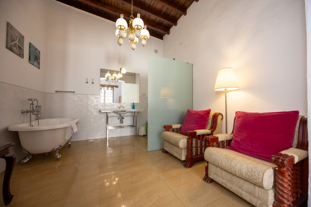 Historic 6-Bedroom Country Estate with Panoramic Views and Endless Potential in Haría, Lanzarote – photo 4